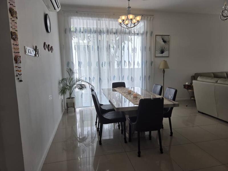 SummerGlades Perdana Lakeview Sale